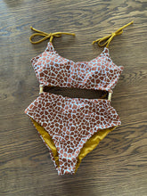 Cargar imagen en el visor de la galería, MANZANILLO Jirafa